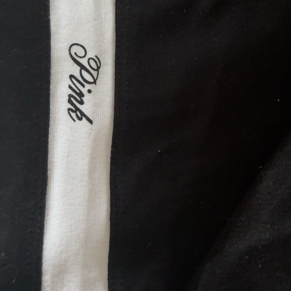XXL Pink VS Leggings
Black BG w/ white stripe -cursive writing “pink” on one leg - Picture 2 of 3